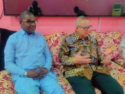 Visite de Son Excellence L'ambassadeur d'Indonésie a la résidence du Président Baye Ciss